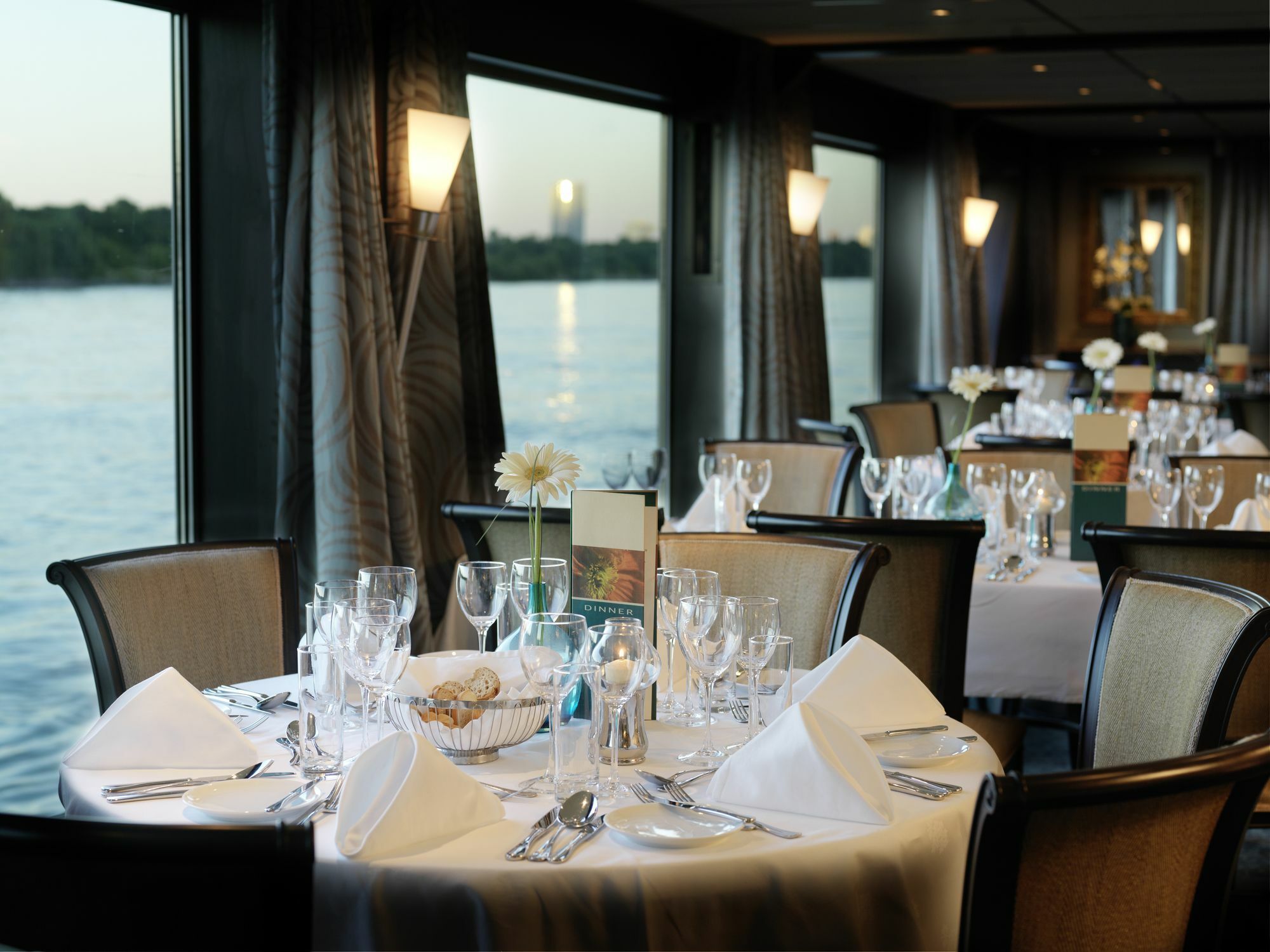 Crossgates Hotelship 4 Star - Altstadt - Keulen